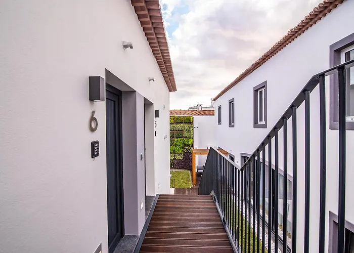 Esmeralda * 蓬塔德尔加达