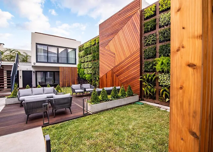 Esmeralda * 蓬塔德尔加达