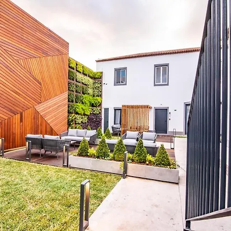 Esmeralda * Понта-Делгада