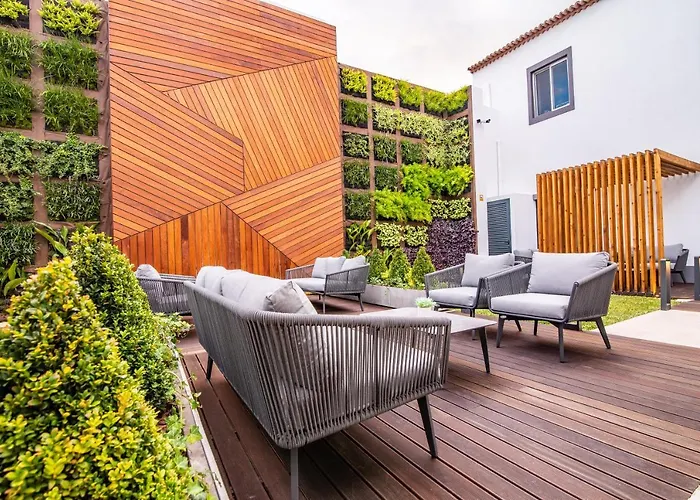 Esmeralda Ponta Delgada